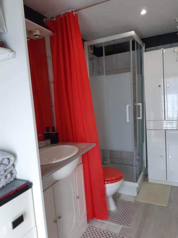 Studio Independant Apartment Saint-Illiers-la-Ville Екстериор снимка